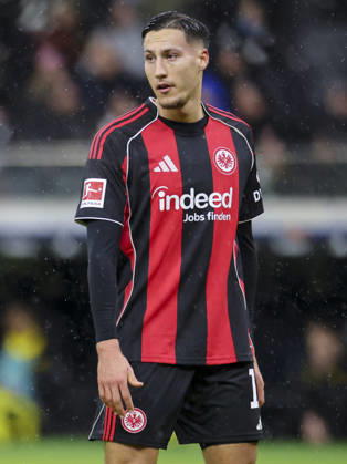 Younes Ebnoutalib (Eintracht Frankfurt) schaut enttaeuscht, Bundesliga, Eintracht Frankfurt v Borussia Dortmund, Deutsche Bank Park am 09. January 2026 in Frankfurt am Main, Deutschland. (Foto von Marco Steinbrenner DeFodi Images) Younes Ebnoutalib (Eintracht Frankfurt) looks dejected, Bundesliga, Eintracht Frankfurt v Borussia Dortmund, Deutsche Bank Park, January 9, 2026 in Frankfurt am Main, Germany. (Photo by Marco Steinbrenner DeFodi Images) DFL regulations prohibit any use of photographs as image sequences and or quasi-video. -