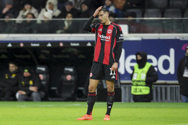 Younes Ebnoutalib (Eintracht Frankfurt) schaut enttaeuscht, Bundesliga, Eintracht Frankfurt v Borussia Dortmund, Deutsche Bank Park am 09. January 2026 in Frankfurt am Main, Deutschland. (Foto von Marco Steinbrenner DeFodi Images) Younes Ebnoutalib (Eintracht Frankfurt) looks dejected, Bundesliga, Eintracht Frankfurt v Borussia Dortmund, Deutsche Bank Park, January 9, 2026 in Frankfurt am Main, Germany. (Photo by Marco Steinbrenner DeFodi Images) DFL regulations prohibit any use of photographs as image sequences and or quasi-video. -