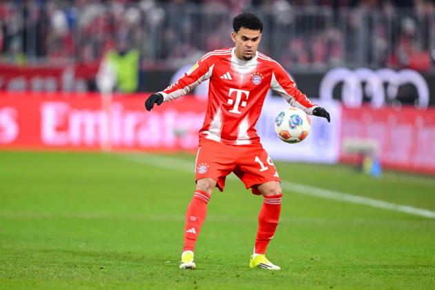 Luis Diaz (FC Bayern München) in Aktion, am Ball, Einzelaktion waehrend des spiels der Bundesliga zwischen FC Bayern München und VfL Wolfsburg, Allianz Arena am 11. January 2026 in München, Deutschland. (Foto von Harry Langer DeFodi Images) +++ Luis Diaz (FC Bayern München) controls the Ball during the Bundesliga match between FC Bayern München and VfL Wolfsburg at Allianz Arena on January 11, 2026 in München, Germany. (Photo by Harry Langer DeFodi Images) DFL regulations prohibit any use of photographs as image sequences and or quasi-video. (Photo by Harry Langer DeFodi Images) DFL regulations prohibit any use of photographs as image sequences and or quasi-video. -