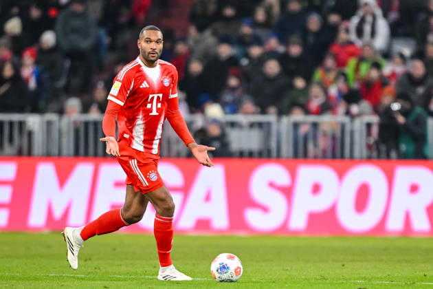 Jonathan Tah (FC Bayern München) in Aktion, am Ball, Einzelaktion waehrend des spiels der Bundesliga zwischen FC Bayern München und VfL Wolfsburg, Allianz Arena am 11. January 2026 in München, Deutschland. (Foto von Harry Langer DeFodi Images) +++ Jonathan Tah (FC Bayern München) controls the Ball during the Bundesliga match between FC Bayern München and VfL Wolfsburg at Allianz Arena on January 11, 2026 in München, Germany. (Photo by Harry Langer DeFodi Images) DFL regulations prohibit any use of photographs as image sequences and or quasi-video. (Photo by Harry Langer DeFodi Images) DFL regulations prohibit any use of photographs as image sequences and or quasi-video. -