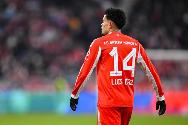 Luis Diaz (FC Bayern München) Schaut waehrend des spiels der Bundesliga zwischen FC Bayern München und VfL Wolfsburg, Allianz Arena am 11. January 2026 in München, Deutschland. (Foto von Harry Langer DeFodi Images) +++ Luis Diaz (FC Bayern München) Looks on during the Bundesliga match between FC Bayern München and VfL Wolfsburg at Allianz Arena on January 11, 2026 in München, Germany. (Photo by Harry Langer DeFodi Images) DFL regulations prohibit any use of photographs as image sequences and or quasi-video. (Photo by Harry Langer DeFodi Images) DFL regulations prohibit any use of photographs as image sequences and or quasi-video. -