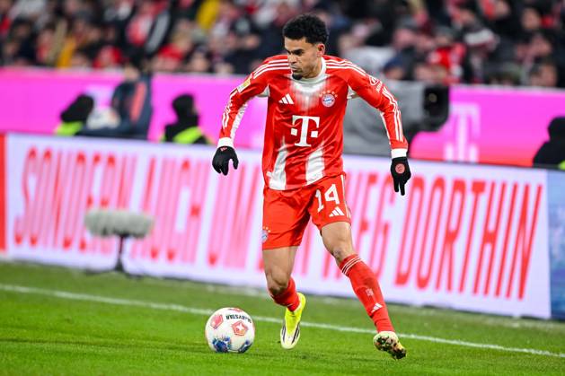 Luis Diaz (FC Bayern München) in Aktion, am Ball, Einzelaktion waehrend des spiels der Bundesliga zwischen FC Bayern München und VfL Wolfsburg, Allianz Arena am 11. January 2026 in München, Deutschland. (Foto von Harry Langer DeFodi Images) +++ Luis Diaz (FC Bayern München) controls the Ball during the Bundesliga match between FC Bayern München and VfL Wolfsburg at Allianz Arena on January 11, 2026 in München, Germany. (Photo by Harry Langer DeFodi Images) DFL regulations prohibit any use of photographs as image sequences and or quasi-video. (Photo by Harry Langer DeFodi Images) DFL regulations prohibit any use of photographs as image sequences and or quasi-video. -