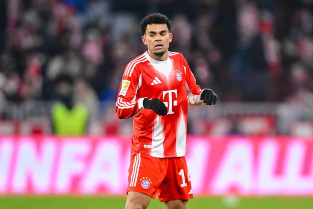 Luis Diaz (FC Bayern München) Schaut waehrend des spiels der Bundesliga zwischen FC Bayern München und VfL Wolfsburg, Allianz Arena am 11. January 2026 in München, Deutschland. (Foto von Harry Langer DeFodi Images) +++ Luis Diaz (FC Bayern München) Looks on during the Bundesliga match between FC Bayern München and VfL Wolfsburg at Allianz Arena on January 11, 2026 in München, Germany. (Photo by Harry Langer DeFodi Images) DFL regulations prohibit any use of photographs as image sequences and or quasi-video. (Photo by Harry Langer DeFodi Images) DFL regulations prohibit any use of photographs as image sequences and or quasi-video. -