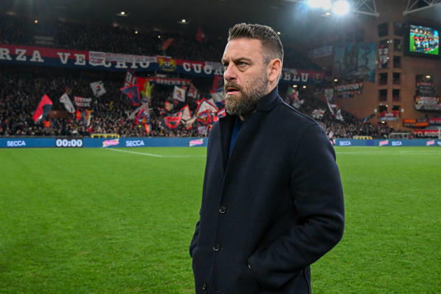 GenoaÕs head coach Daniele De Rossi during the Serie A soccer match between Genoa and Cagliari at the Luigi Ferraris Stadium in Genoa, Italy - Monday, January 12, 2026. - Soccer . Copyright: xTanoxPecoraro LaPressex