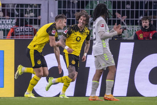 13.01.2026: Fußball: Borussia Dortmund - SV Werder Bremen, 17. Spieltag im Signal-Iduna-Park. Nico Schlotterbeck (Borussia Dortmund) jubelt nach seinem Tor zum 1:0. WICHTIGER HINWEIS: Gemäß den Vorgaben der DFL und des DFB ist es untersagt, in dem Stadion und oder vom Spiel angefertigte Fotoaufnahmen in Form von Sequenzbildern und oder videoähnlichen Fotostrecken zu verwerten bzw. verwerten zu lassen. Copyright: xDavidxInderliedx