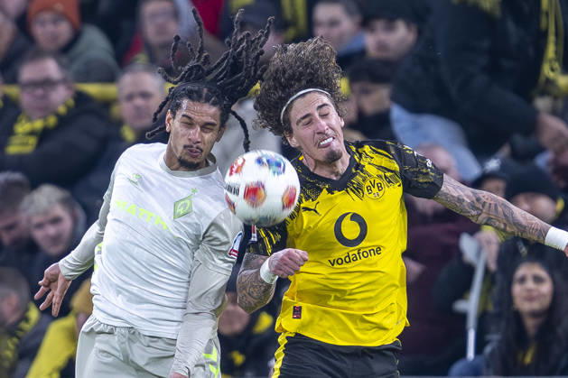 13.01.2026: Fußball: Borussia Dortmund - SV Werder Bremen, 17. Spieltag im Signal-Iduna-Park. Isaac Schmidt (Werder Bremen) (l) und Fabio Silva (Borussia Dortmund) kämpfen um den Ball. WICHTIGER HINWEIS: Gemäß den Vorgaben der DFL und des DFB ist es untersagt, in dem Stadion und oder vom Spiel angefertigte Fotoaufnahmen in Form von Sequenzbildern und oder videoähnlichen Fotostrecken zu verwerten bzw. verwerten zu lassen. Copyright: xDavidxInderliedx