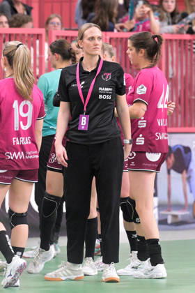 Miriam Hirsch (TusSies Metzingen, Trainerin) muss ihr 3 Time Out nehmen TusSies Metzingen vs. HSG Blomberg-Lippe, Handball, Alsco HBF, 13.Ligaspieltag, Saison 2025 2026, 14.01.2026 TusSies Metzingen vs. HSG Blomberg-Lippe, Handball, Alsco HBF, 13.Ligaspieltag, Saison 2025 2026, 14.01.2026 Tuebingen Copyright: xEibner-Pressefoto TobiasxBaurx EP_TBR