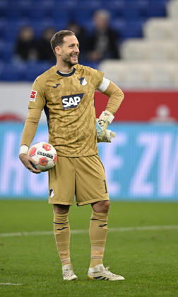 nach Spielende: Schlussjubel, Freude, Glueck, Jubel Torwart Oliver Baumann TSG 1899 Hoffenheim (01) TSG 1899 Hoffenheim vs Borussia Moenchengladbach BMG 14.01.2026 DFL REGULATIONS PROHIBIT ANY USE OF PHOTOGRAPHS AS IMAGE SEQUENCES AND OR QUASI-VIDEO TSG 1899 Hoffenheim vs Borussia Moenchengladbach BMG Sinsheim Copyright: xEibner-Pressefotox EP_MWI