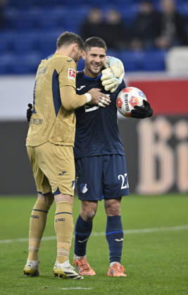 nach Spielende: Schlussjubel, Freude, Glueck, Jubel Torwart Oliver Baumann TSG 1899 Hoffenheim (01) Andrej Kramaric TSG 1899 Hoffenheim (27) TSG 1899 Hoffenheim vs Borussia Moenchengladbach BMG 14.01.2026 DFL REGULATIONS PROHIBIT ANY USE OF PHOTOGRAPHS AS IMAGE SEQUENCES AND OR QUASI-VIDEO TSG 1899 Hoffenheim vs Borussia Moenchengladbach BMG Sinsheim Copyright: xEibner-Pressefotox EP_MWI
