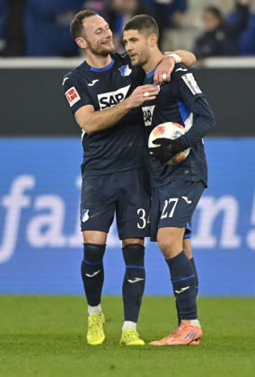 nach Spielende: Schlussjubel, Freude, Glueck, Jubel Andrej Kramaric TSG 1899 Hoffenheim (27) Vladimir Coufal TSG 1899 Hoffenheim (34) TSG 1899 Hoffenheim vs Borussia Moenchengladbach BMG 14.01.2026 DFL REGULATIONS PROHIBIT ANY USE OF PHOTOGRAPHS AS IMAGE SEQUENCES AND OR QUASI-VIDEO TSG 1899 Hoffenheim vs Borussia Moenchengladbach BMG Sinsheim Copyright: xEibner-Pressefotox EP_MWI