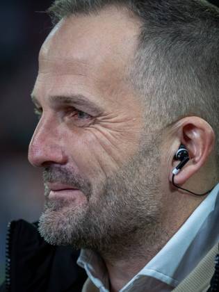 Chef-Trainer Manuel Baum (FC Augsburg), FC Augsburg vs. 1. FC Union Berlin, Fussball, Maenner, Bundesliga, Saison 2025 2026, Hinrunde, 17 Spieltag, 15.01.2026 DFB regulations prohibit any use of photographs as image sequences and or quasi-video Augsburg Bayern Deutschland