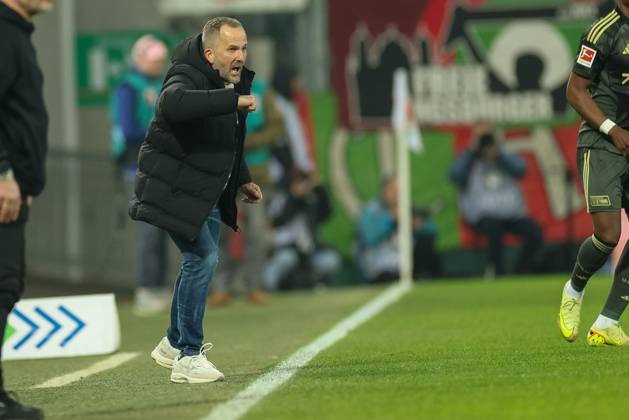 Chef-Trainer Manuel Baum (FC Augsburg), FC Augsburg vs. 1. FC Union Berlin, Fussball, 1. Bundesliga, 17. Spieltag, 15.01.2026 DFB regulations prohibit any use of photographs as image sequences and or quasi-video Augsburg Bayern Deutschland