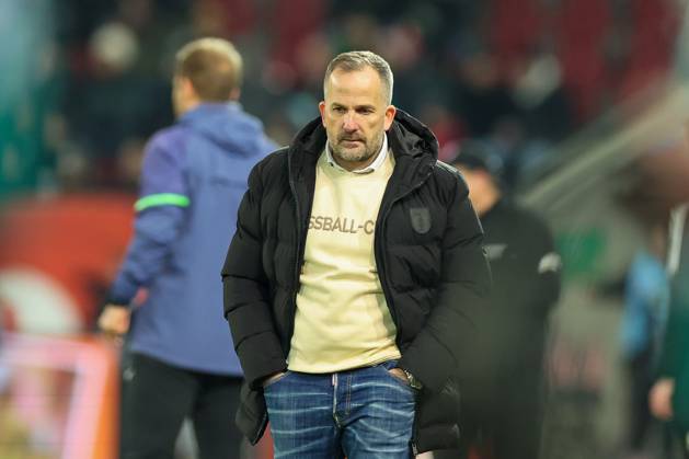 Chef-Trainer Manuel Baum (FC Augsburg), FC Augsburg vs. 1. FC Union Berlin, Fussball, 1. Bundesliga, 17. Spieltag, 15.01.2026 DFB regulations prohibit any use of photographs as image sequences and or quasi-video Augsburg Bayern Deutschland
