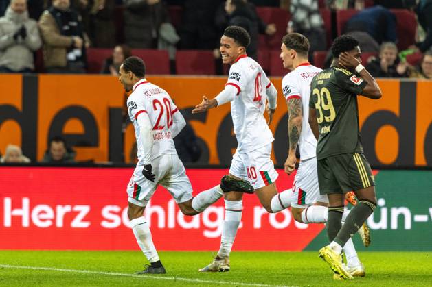 Torjubel, jubelt nach seinem Treffer zum 1:0 von Alexis Claude-Maurice (FC Augsburg) und Noahkai Banks (FC Augsburg) v-l, FC Augsburg vs. 1. FC Union Berlin, Fussball, 1. Bundesliga, 17. Spieltag, 15.01.2026 DFB regulations prohibit any use of photographs as image sequences and or quasi-video