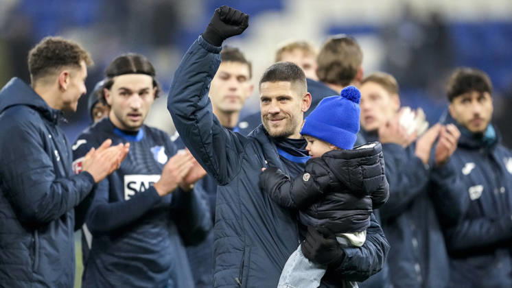 Andrej Kramaric (Hoffenheim, 27), Spieler der TSG 1899 Hoffenheim, Einzelbild, Einzelfoto, Jubel nach dem Schlusspfiff, Freude über den Sieg, Sieger, Gewinner, jubelt, jubeln, fröhlich, positiv, freut sich, freuen, optimistisch, Highlight, Action, Aktion, 17.01.2026, Sinsheim (Deutschland), Fussball, Bundesliga, TSG 1899 Hoffenheim - Bayer 04 Leverkusen, DFB DFL REGULATIONS PROHIBIT ANY USE OF PHOTOGRAPHS AS IMAGE SEQUENCES AND OR QUASI-VIDEO.