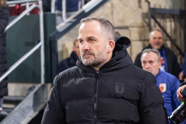 Manuel Baum (FC Augsburg, Cheftrainer), GER, FC Augsburg vs. SC Freiburg, Fussball, Bundesliga, 18. Spieltag, Saison 2025 2026, 18.01.2026, DFL REGULATIONS PROHIBIT ANY USE OF PHOTOGRAPHS AS IMAGE SEQUENCES AND OR QUASI-VIDEO, GER, FC Augsburg vs. SC Freiburg, Fussball, Bundesliga, 18. Spieltag, Saison 2025 2026, 18.01.2026 Augsburg Copyright: xEibner-Pressefoto MaxxVogelx EP_MVL