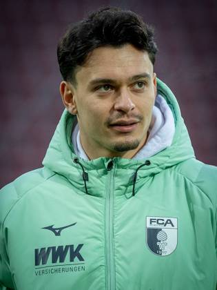 Fabian Rieder 32 (FC Augsburg), FC Augsburg vs. SC Freiburg, Fussball, Maenner, Bundesliga, Saison 2025 2026, Rueckrunde, 18. Spieltag, 18.01.2026 DFB regulations prohibit any use of photographs as image sequences and or quasi-video Augsburg Bayern Deutschland