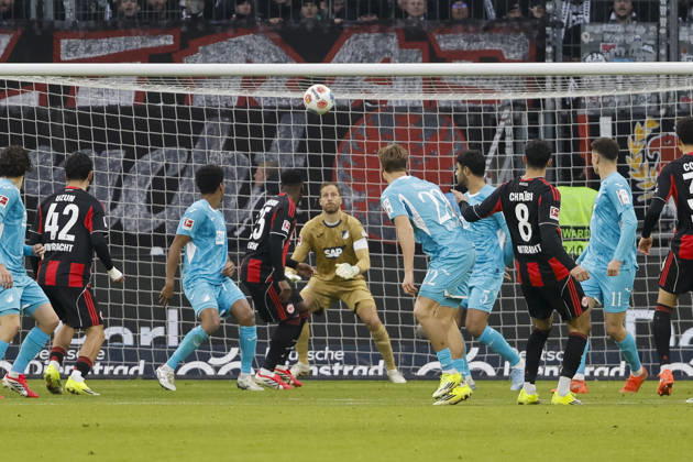 Im Strafraum von TSG Hoffenheim , Deutschland, Fussball, 1. Bundesliga, 19.Spieltag, 2025 2026, Eintracht Frankfurt vs. TSG 1899 Hoffenheim, 24.01.2026, Frankfurt am Main Deutsche-Bank-Park Deutschland Copyright: xGrantxHubbsx