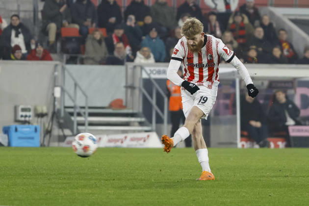 Niklas Beste (SC Freiburg, 19) , Deutschland, Fussball, 1. Bundesliga, 19.Spieltag, 2025 2026, SC Freiburg vs. 1.FC Köln, 25.01.2026, Freiburg im Breisgau Europa-Park Stadion Deutschland Copyright: xGrantxHubbsx