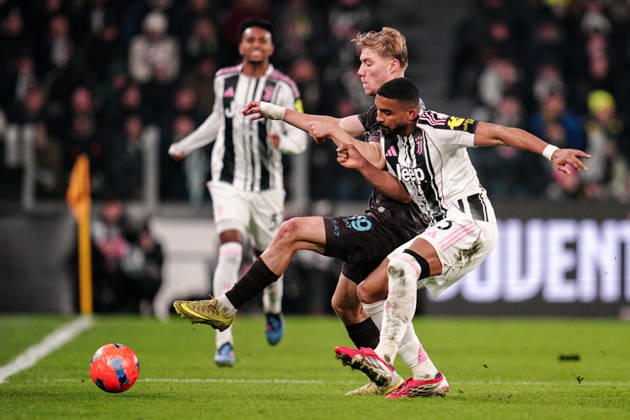 NapoliÕs Rasmus Hojlund fights for the ball with JuventusÕ Bremer during the Serie A soccer match between Juventus and Napoli at the Allianz Stadium in Turin, north west Italy - Sunday, January 25, 2026. - Soccer . Copyright: xMarcoxAlpozzi LaPressex