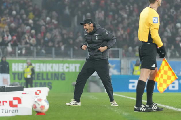 Julian Schuster (SC Freiburg, Trainer) Jubel, Emotionen nach Abpfiff , Deutschland, Fussball, 1. Bundesliga, 19.Spieltag, 2025 2026, SC Freiburg vs. 1. FC Köln, 25.01.2026, Europa-Park Stadion, Freiburg, Deutschland DFL REGULATIONS PROHIBIT ANY USE OF PHOTOGRAPHS AS IMAGE SEQUENCES AND OR QUASI-VIDEO. Freiburg Europa-Park Stadion Baden-Württemberg Deutschland Copyright: xArnexAmbergx