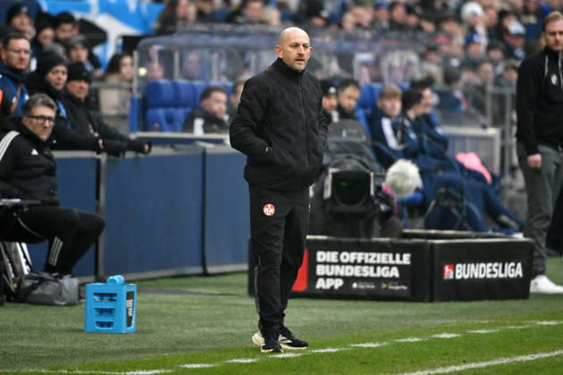 Trainer Torsten Lieberknecht (1. FC Kaiserslautern) 25.01.2026, Fussball 2. Bundesliga, Saison 2025 2026, 19. Spieltag, FC Schalke 04 - 1. FC Kaiserslautern 2:2 DFL regulations prohibit any use of photographs as image sequences and or quasi-video Gelsenkirchen Veltins Arena Nordrhein Westfalen Deutschland
