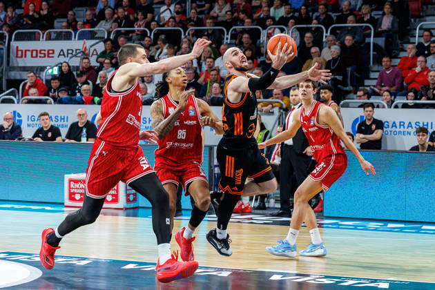 Daniel Keppeler (BMA365 Bamberg Baskets, 31), Austin Crowley (BMA365 Bamberg Baskets, 85), Tommy Kuhse (Rasta Vechta, 12), Richard Balint (BMA365 Bamberg Baskets, 11), BMA365 Bamberg Baskets vs. Rasta Vechta, Basketball, easyCredit BBL, 2. Spieltag, 28.01.2026 BMA365 Bamberg Baskets vs. Rasta Vechta, Basketball, easyCredit BBL, 2. Spieltag, 28.01.2026 Bamberg Copyright: xEibner-Pressefoto G.xSantemizx EP_EER