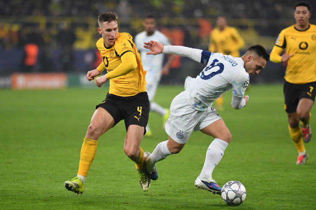 Nico Schlotterbeck (Borussia Dortmund) und Lautaro Martinez (FC Internazionale) im Zweikampf waehrend des Spiels der UEFA Champions League 2025 26, 8. Spieltag Ligaphase zwischen Borussia Dortmund und Inter Mailand, BVB Stadion am 28. January 2026 in Dortmund, Deutschland. (Foto von Ralf Treese DeFodi Images) +++ Nico Schlotterbeck (Borussia Dortmund) und Lautaro Martinez (FC Internazionale) battle for the ball during the UEFA Champions League 2025 26 League Phase MD8 match between Borussia Dortmund and FC Internazionale Milano at BVB Stadion Dortmund on January 28, 2026 in Dortmund, Germany. (Photo by Ralf Treese DeFodi Images) -