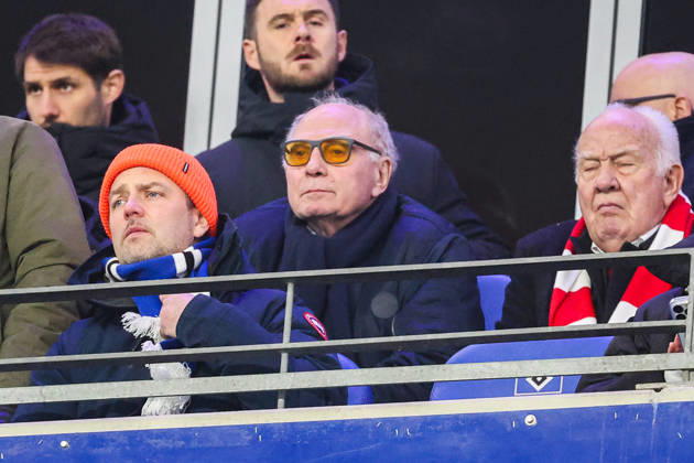 1. Bundesliga - Hamburger SV - FC Bayern München am 31.01.2026 im Volksparkstadion in Hamburg Ehrenpräsident Ehrenpraesident Uli Hoeneß Hoeness (Bayern München)