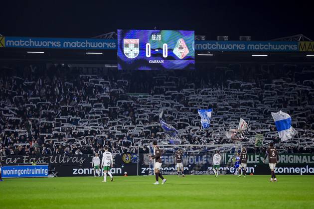 ZWOLLE, 31-01-2026 , MAC3PARK Stadion , season 2025 2026 , Dutch Eredivisie Football , match between PEC Zwolle and Telstar , picture shows atmosphere in the stadium fans showing shawls for the 115 year anniversary of PEC Zwolle PEC - Telstar x201217724x Copyright: