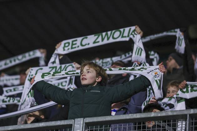 ZWOLLE, 31-01-2026 , MAC3PARK Stadion , season 2025 2026 , Dutch Eredivisie Football , match between PEC Zwolle and Telstar , picture shows atmosphere in the stadium fans showing shawls for the 115 year anniversary of PEC Zwolle PEC - Telstar x201217780x Copyright: