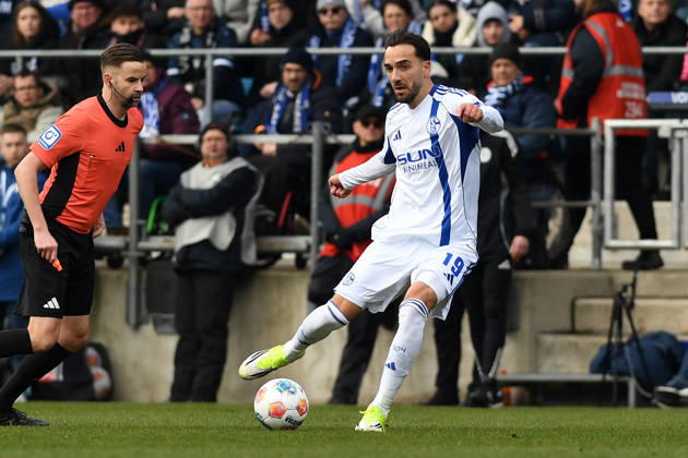 Kenan Karaman (FC Schalke 04) in Aktion, am Ball, Einzelaktion waehrend des Spiels der 2. Bundesliga zwischen VfL Bochum und FC Schalke 04, Vonovia Ruhrstadion am 31. January 2026 in Bochum, Deutschland. (Foto von Ralf Treese DeFodi Images) +++ Kenan Karaman (FC Schalke 04) controls the ball during the 2. Bundesliga match between VfL Bochum and FC Schalke 04 at Vonovia Ruhrstadion on January 31, 2026 in Bochum, Germany. (Photo by Ralf Treese DeFodi Images) (Photo by Ralf Treese DeFodi Images) -