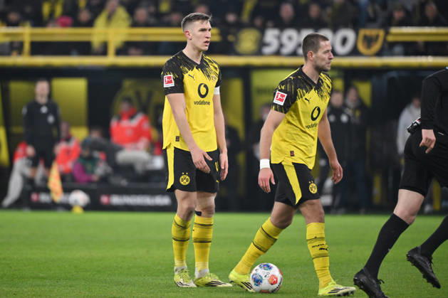 Nico Schlotterbeck (Borussia Dortmund), Waldemar Anton (Borussia Dortmund), v.li. 01.02.2026, Fussball 1. Bundesliga, Saison 2025 2026, 20. Spieltag, Borussia Dortmund - 1. FC Heidenheim 3:2 DFL regulations prohibit any use of photographs as image sequences and or quasi-video Dortmund Signal Iduna Park Nordrhein Westfalen Deutschland
