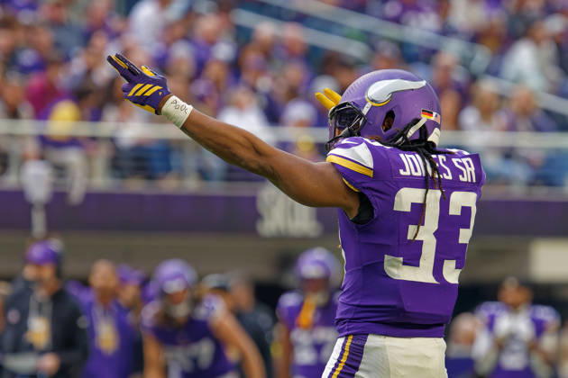 NFL, American Football Herren, USA Washington Commanders at Minnesota Vikings Minnesota Vikings Running Back Aaron Jones (33) celebrates first down run during the NFL regular season game at US Bank Stadium in Minneapolis Minnesota on December 7, 2025. The Minnesota Vikings defeated the Washington Commanders 31-0 (Jeff Scudder Image of Minneapolis Minnesota United States EDITORIAL USE ONLY Copyright: x xJeffxScudderx JeffxScudderx iosphotos388355