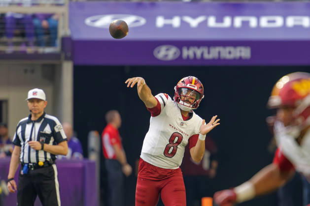 NFL, American Football Herren, USA Washington Commanders at Minnesota Vikings Washington Commanders Quarterback Marcus Mariota (8) throws downfield during the NFL regular season game at US Bank Stadium in Minneapolis Minnesota on December 7, 2025. The Minnesota Vikings defeated the Washington Commanders 31-0 (Jeff Scudder Image of Minneapolis Minnesota United States EDITORIAL USE ONLY Copyright: x xJeffxScudderx JeffxScudderx iosphotos388371