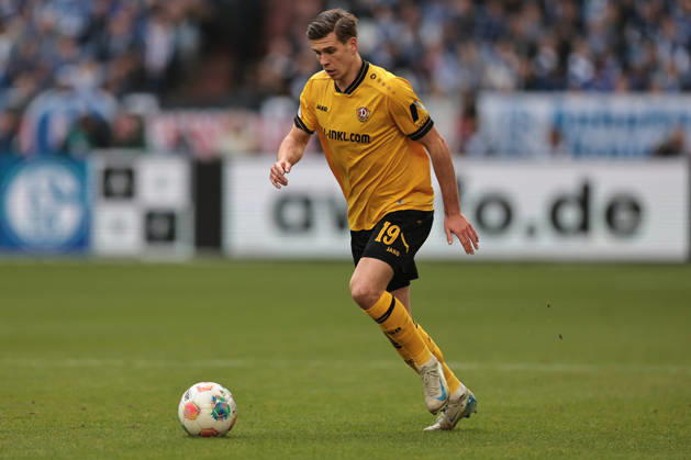 Alexander Rossipal (SG Dynamo Dresden) beim Spiel der 2. Bundesliga (Saison 2025 26) FC Schalke 04 - Dynamo Dresden - Copyright: Thomas Pakusch
