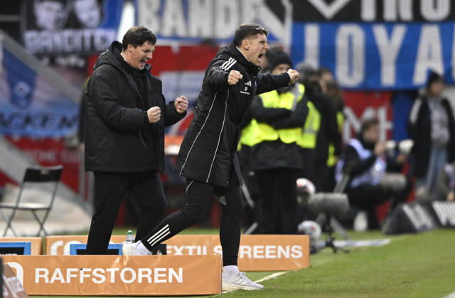 Trainer Coach Merlin Polzin Hamburger SV HSV am Spielfeldrand Gestik Geste Schlussjubel, Freude, Glueck, Jubel mit Co-Trainer Coach Loic Fave Hamburger SV HSV 1. FC Heidenheim 1846 FCH vs Hamburger SV HSV 07.02.2026 DFL REGULATIONS PROHIBIT ANY USE OF PHOTOGRAPHS AS IMAGE SEQUENCES AND OR QUASI-VIDEO 1. FC Heidenheim 1846 FCH vs Hamburger SV HSV