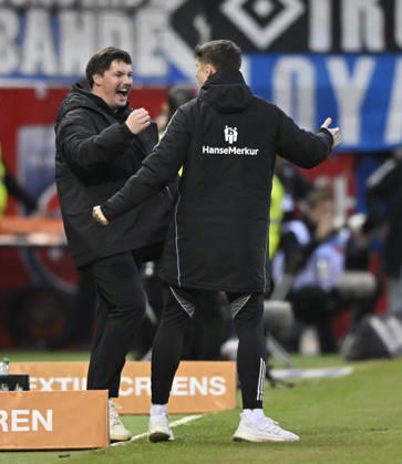 Trainer Coach Merlin Polzin Hamburger SV HSV am Spielfeldrand Gestik Geste Schlussjubel, Freude, Glueck, Jubel mit Co-Trainer Coach Loic Fave Hamburger SV HSV 1. FC Heidenheim 1846 FCH vs Hamburger SV HSV 07.02.2026 DFL REGULATIONS PROHIBIT ANY USE OF PHOTOGRAPHS AS IMAGE SEQUENCES AND OR QUASI-VIDEO 1. FC Heidenheim 1846 FCH vs Hamburger SV HSV
