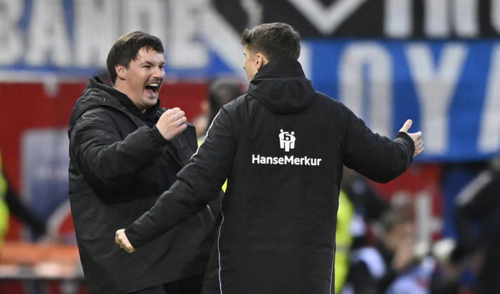 Trainer Coach Merlin Polzin Hamburger SV HSV am Spielfeldrand Gestik Geste Schlussjubel, Freude, Glueck, Jubel mit Co-Trainer Coach Loic Fave Hamburger SV HSV 1. FC Heidenheim 1846 FCH vs Hamburger SV HSV 07.02.2026 DFL REGULATIONS PROHIBIT ANY USE OF PHOTOGRAPHS AS IMAGE SEQUENCES AND OR QUASI-VIDEO 1. FC Heidenheim 1846 FCH vs Hamburger SV HSV