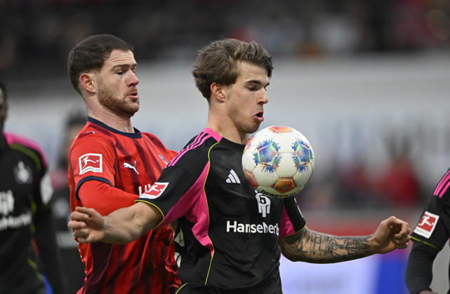 Zweikampf, Aktion Budu Zivzivadze Siwsiwadse 1. FC Heidenheim 1846 FCH (11) gegen Luka Vuskovic Hamburger SV HSV (44) 1. FC Heidenheim 1846 FCH vs Hamburger SV HSV 07.02.2026 DFL REGULATIONS PROHIBIT ANY USE OF PHOTOGRAPHS AS IMAGE SEQUENCES AND OR QUASI-VIDEO 1. FC Heidenheim 1846 FCH vs Hamburger SV HSV