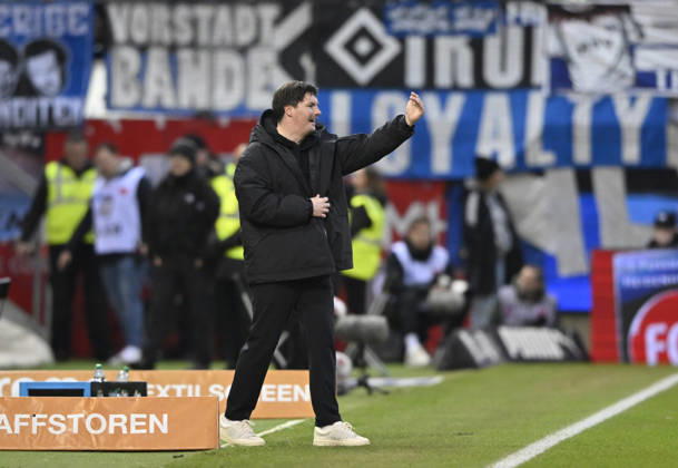Trainer Coach Merlin Polzin Hamburger SV HSV am Spielfeldrand Gestik Geste 1. FC Heidenheim 1846 FCH vs Hamburger SV HSV 07.02.2026 DFL REGULATIONS PROHIBIT ANY USE OF PHOTOGRAPHS AS IMAGE SEQUENCES AND OR QUASI-VIDEO 1. FC Heidenheim 1846 FCH vs Hamburger SV HSV