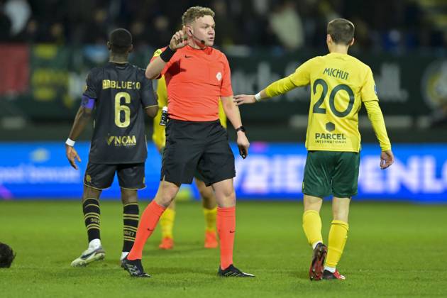 SITTARD , 17-01-2026 , Fortuna Sittard Stadium , season 2025 2026 , Dutch Eredivisie football , match between Fortuna Sittard and Sparta , picture shows , referee Alex Bos, Fortuna Sittard player Edouard Michut Fortuna Sittard - Sparta x201377477x Copyright: