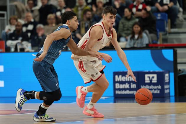 v.li.Kevin McClain (MLP Academics Heidelberg, 03), Xavier Rathan-Mayes, 00) GER, BBL, MLP Academics Heidelberg vs. FC Bayern Muenchen, easycredit Basketball Bundesliga, 19.Spieltag, Saison, 2025 2026, 08.02.2026 GER, MLP Academics Heidelberg vs. FC Bayern Muenchen, Basketball, easycredit Basketball Bundesliga, 19.Spieltag, Saison, 2025 2026, 08.02.2026 Heidelberg Copyright: xEibner-Pressefoto JoergxHirschx EP_JHH