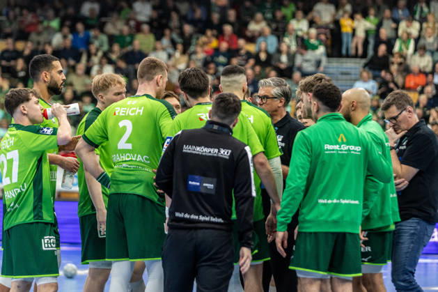Runar Sigtryggsson (HSG Wetzlar, Trainer) nimmt eine Auszeit GER, HSG Wetzlar vs Fuechse Berlin, Handball, 1. Bundesliga Herren, 20. Spieltag, Spielzeit 2025 2026, 11.02.2026 GER, HSG Wetzlar vs Fuechse Berlin, Handball, 1. Bundesliga Herren, 20. Spieltag, Spielzeit 2025 2026, 11.02.2026 Wetzlar Copyright: xEibner-Pressefoto GerhardxWingenx EP_GWR