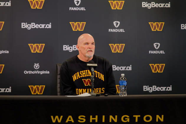 NFL, American Football Herren, USA Washington Commanders press conference, PK, Pressekonferenz Washington Commanders head coach Dan Quinn speaks to the media during a press conference on February 10, 2026 in Ashburn, Va. (Jeff Scudder Image of Ashburn Virginia United States EDITORIAL USE ONLY Copyright: x xJeffxScudderx JeffxScudderx iosphotos395581