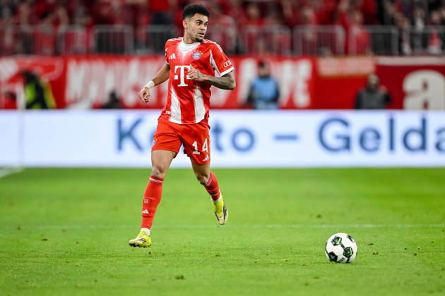 Luis Diaz (FC Bayern München) in Aktion, am Ball, Einzelaktion waehrend des spiels des DFB Pokal Viertelfinale zwischen FC Bayern München und RB Leipzig, Allianz Arena am 11. February 2026 in München, Deutschland. (Foto von Harry Langer DeFodi Images) +++ Luis Diaz (FC Bayern München) controls the Ball during the DFB Cup Quarter-final match between FC Bayern München and RB Leipzig at Allianz Arena on February 11, 2026 in München, Germany. (Photo by Harry Langer DeFodi Images) DFL regulations prohibit any use of photographs as image sequences and or quasi-video. (Photo by Harry Langer DeFodi Images) DFL regulations prohibit any use of photographs as image sequences and or quasi-video. -
