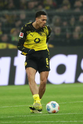 Dortmund, Germany, 13.02.26, Felix Nmecha (Borussia Dortmund) am Ball während des Spiels der 1. Bundesliga zwischen Borussia Dortmund - 1. FSV Mainz 05 im Signal Iduna Park in Dortmund. (Photo by Joachim Bywaletz) DFB DFL REGULATIONS PROHIBIT ANY USE OF PHOTOGRAPHS AS IMAGE SEQUENCES AND OR QUASI-VIDEO. Copyright: JoachimxBywaletz xJB-Sportfoto