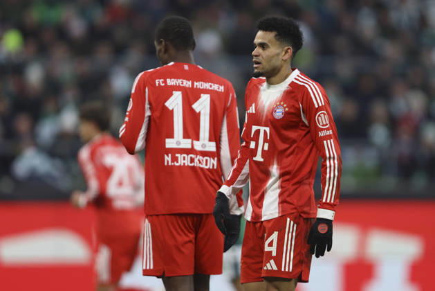 Luis Diaz (FC Bayern München) schaut waehrend des Spiels der Bundesliga zwischen SV Werder Bremen und FC Bayern München, Weserstadion am 14. February 2026 in Bremen, Deutschland. (Foto von Oliver Kaelke DeFodi Images) +++ Luis Diaz (FC Bayern München) looks on during the Bundesliga match between SV Werder Bremen and FC Bayern München at Weserstadion on February 14, 2026 in Bremen, Germany. (Photo by Oliver Kaelke DeFodi Images) DFL regulations prohibit any use of photographs as image sequences and or quasi-video. (Photo by Oliver Kaelke DeFodi Images) -