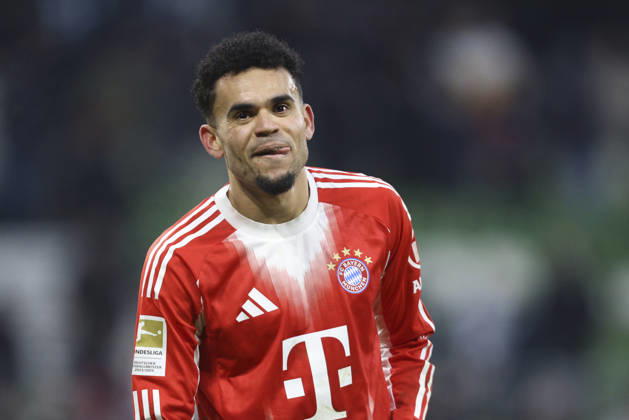 Luis Diaz (FC Bayern München) gestikuliert, Gestik waehrend des Spiels der Bundesliga zwischen SV Werder Bremen und FC Bayern München, Weserstadion am 14. February 2026 in Bremen, Deutschland. (Foto von Oliver Kaelke DeFodi Images) +++ Luis Diaz (FC Bayern München) gestures during the Bundesliga match between SV Werder Bremen and FC Bayern München at Weserstadion on February 14, 2026 in Bremen, Germany. (Photo by Oliver Kaelke DeFodi Images) DFL regulations prohibit any use of photographs as image sequences and or quasi-video. (Photo by Oliver Kaelke DeFodi Images) -