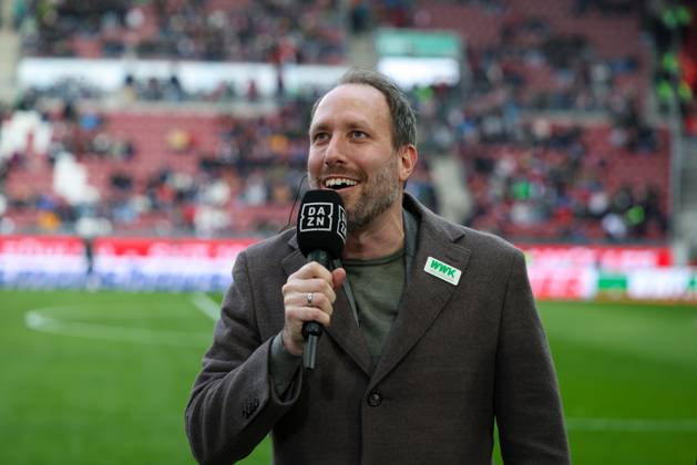 Geschaeftsfuehrer Finanzen Michael Stroell (FC Augsburg) im Interview, FC Augsburg vs. 1. FC Heidenheim, Fussball, 1. Bundesliga, 22. Spieltag, 15.02.2026 DFB regulations prohibit any use of photographs as image sequences and or quasi-video Augsburg Bayern Deutschland